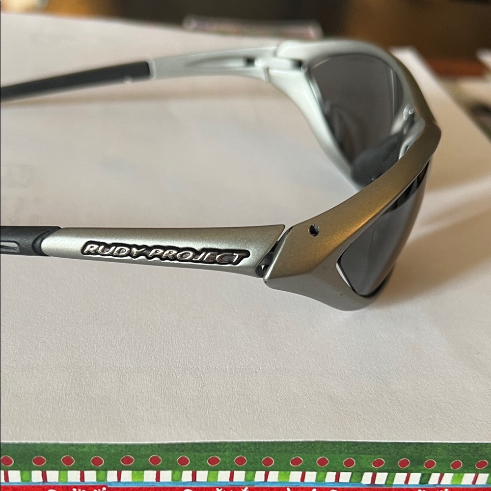 Silver and Black Men's Sunglasses